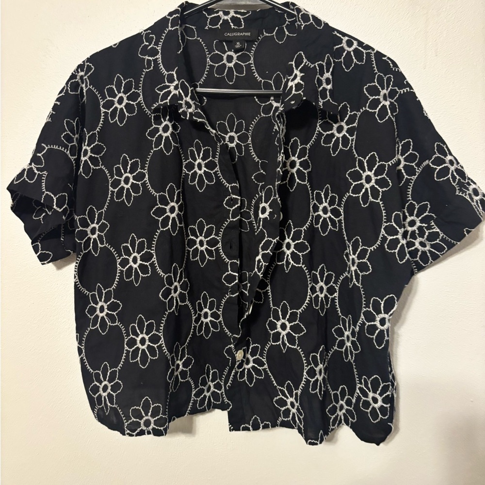 Cropped Embroidered Floral Button Shirt